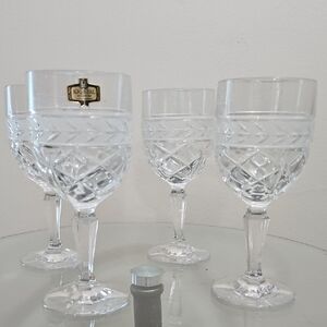 Versailles Collection Vintage Crystal Wine Glass Set